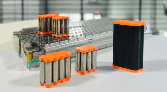 美国公司re/cell回收旧特斯拉电池 可制成动力源供无人机